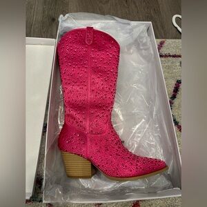 New in box pink rhinestone boots